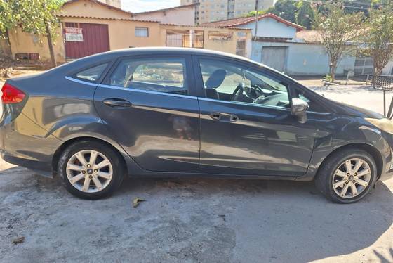 FORD FIESTA 1.6 SE SEDAN 16V FLEX 4P MANUAL FORD FIESTA 1.6 SE SEDAN 16V FLEX 4P MANUAL